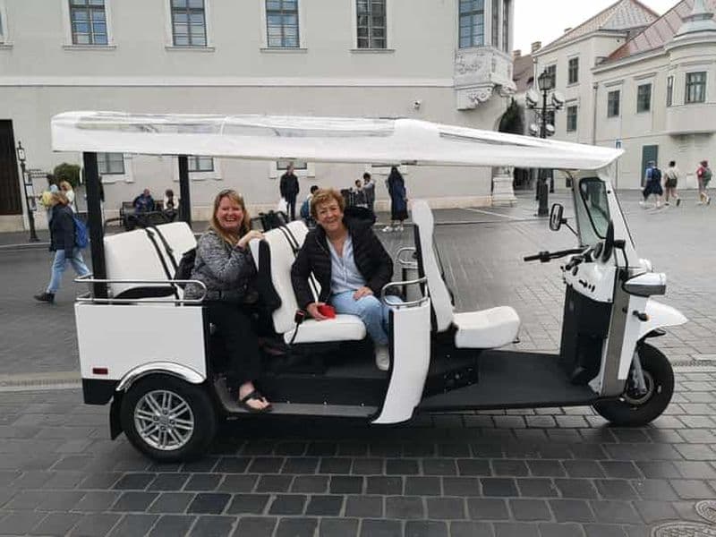 Billet Budapest : Visite touristique en tuktuk électrique