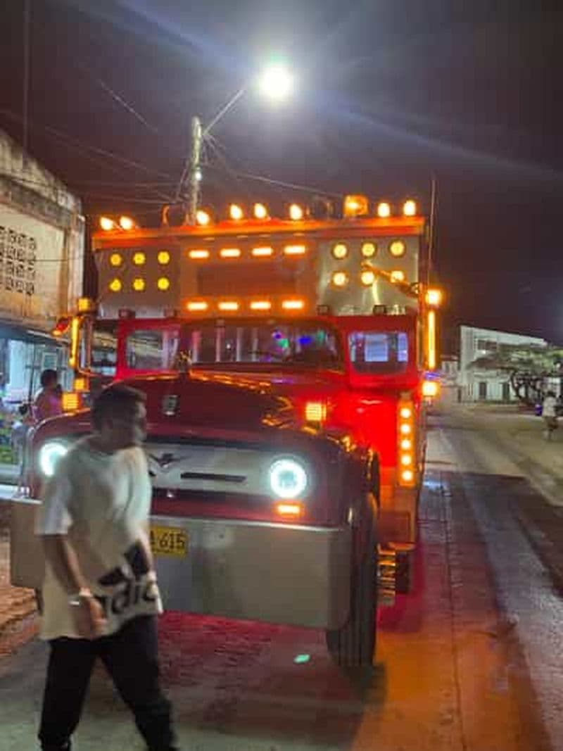 Billet Rumba on Wheels : Exploration de Cartagena à bord d'une Chiva + entrée Disco