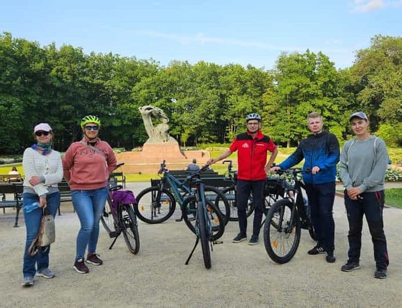 Varsovie : balade avec Chopin, visite guidée de 3 heures en vélo électrique
