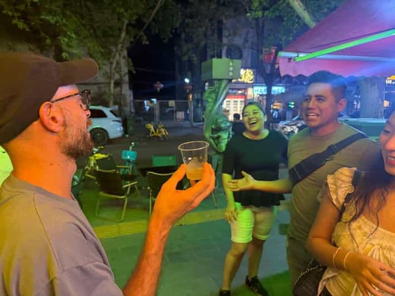 Tournée des bars à Xi'an : boissons, jeux, snacks et rencontres avec les habitants