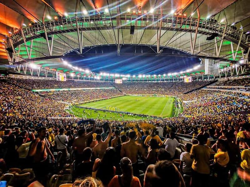 Rio de Janeiro : Match de football avec billet et transport