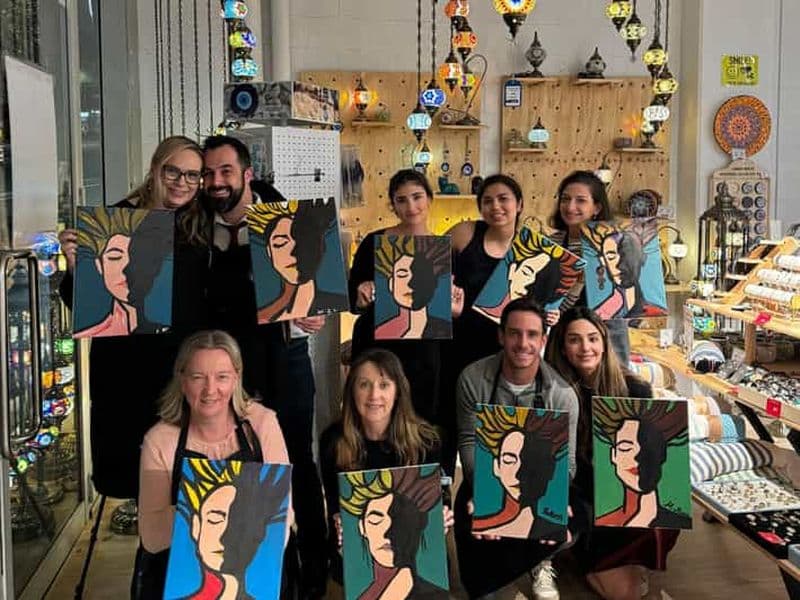 Brisbane : Cours de peinture et de dégustation - Acrylique, toile et vin