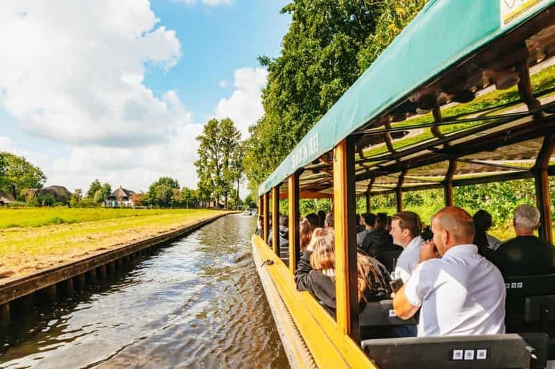 Amsterdam : excursion d'une journée à Giethoorn, tour en bateau et visite à pied