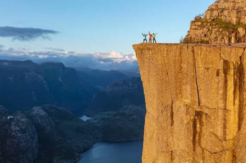 Stavanger : randonnée au lever du soleil au Preikestolen + petit-déjeuner buffet