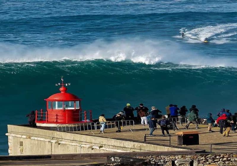 Nazaré : l'expérience du surf sur des vagues géantes