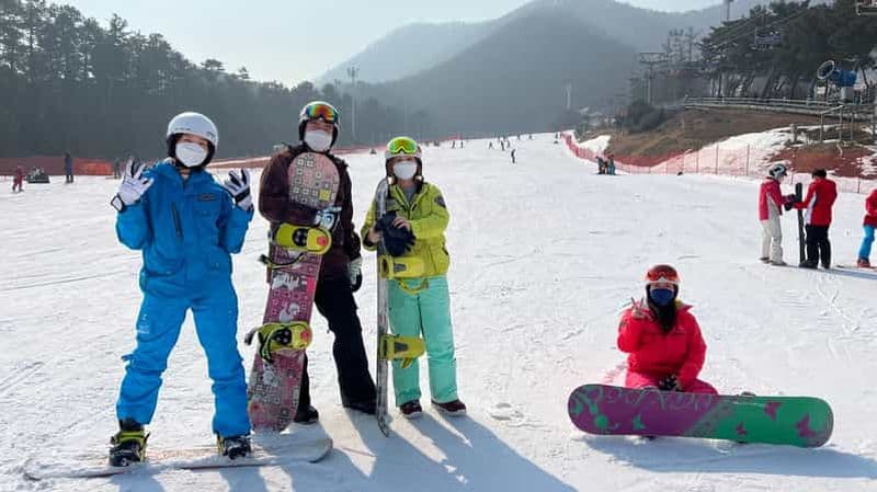 Depuis Séoul : Journée de ski à Yongpyong avec transport