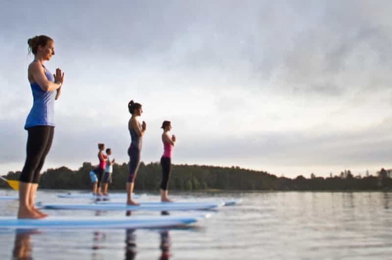 Lac Thetis : Expérience unique de SUP Yoga