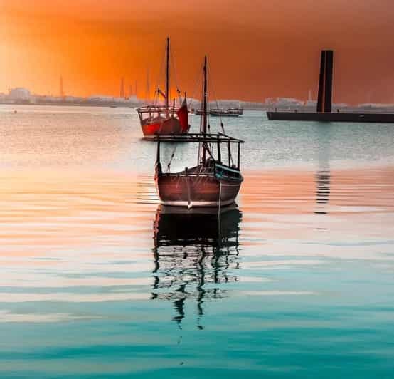 Doha : Croisière traditionnelle en boutre avec coucher de soleil et vue sur la ville