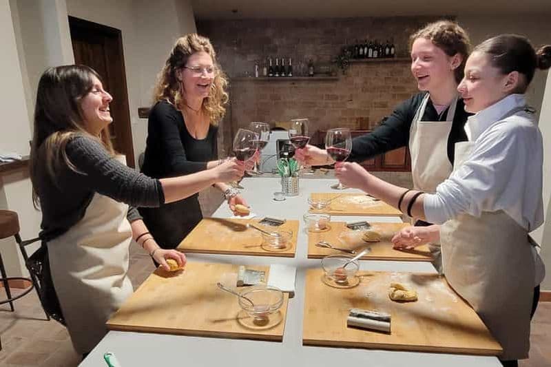 Billet Langhe, Dogliani : cours de cuisine piémontaise. Pâtes fraîches et bien plus encore.