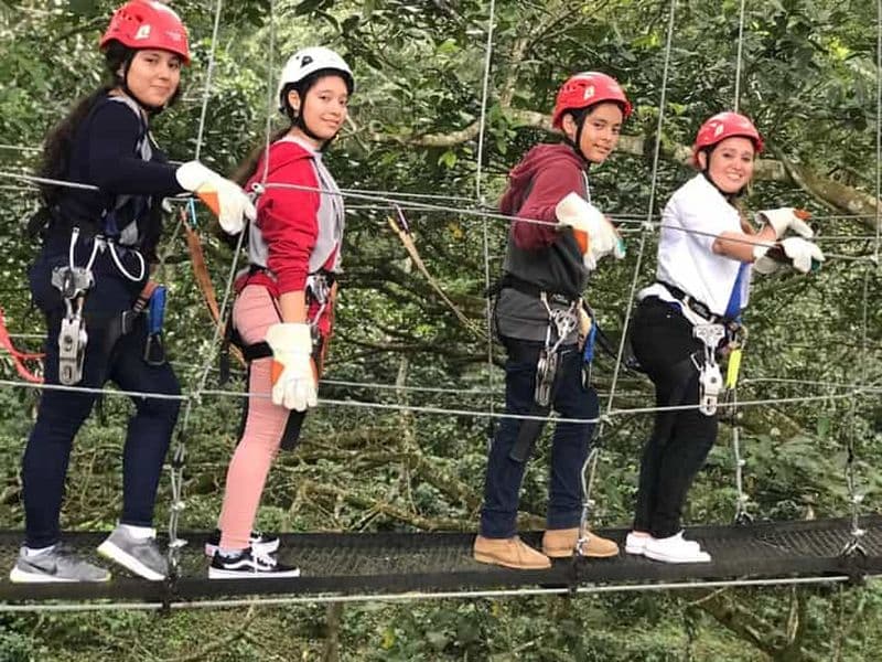 Volcan Mombacho et lagune (kayak, canopée et paintball).