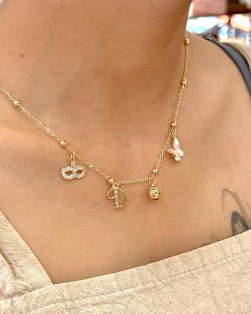 Hanoï : Atelier d'assemblage de bijoux plaqués or au Vietnam