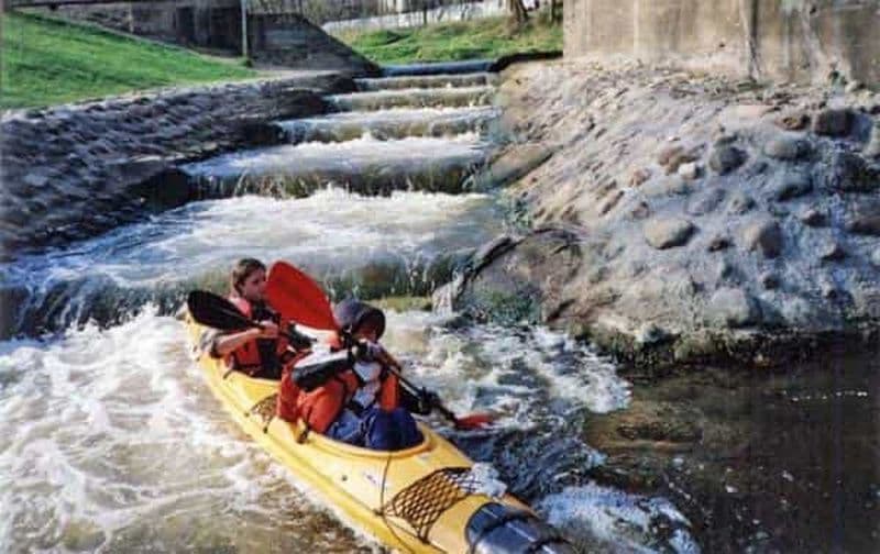 Billet Vilnius : excursion privée de 2 heures en canoë sur la rivière Vilnele