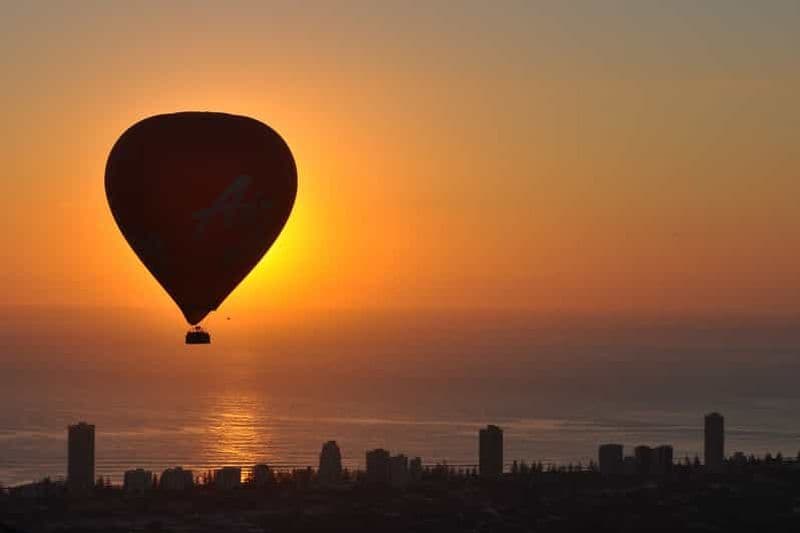 Gold Coast : Vol en montgolfière d'une heure au lever du soleil australien