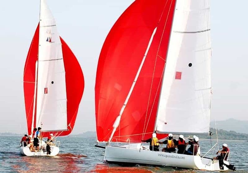 Découvrez la voile à l'Iconic Gateway- Mumbai