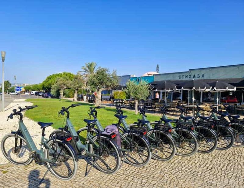 Albufeira : location de vélos électriques avec prise en charge à l'hôtel
