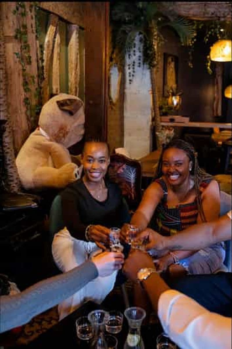 Billet Tournée des bars de Nairobi : boire et se rencontrer