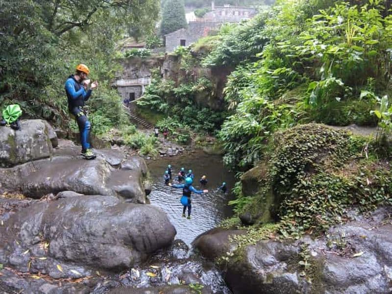 Sao Miguel : expérience de canyoning à Ribeira dos Caldeiroes