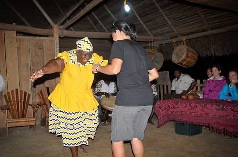 Tambour, danse et dîner dans le sud du Belize