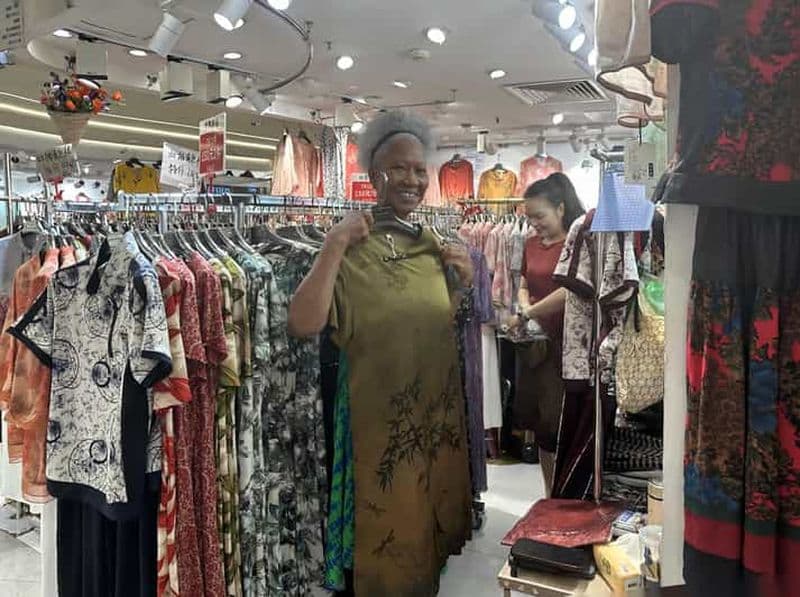Guangzhou : visite privée du marché des vêtements et du cuir