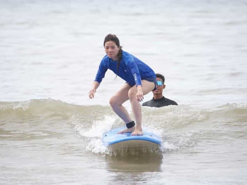 Billet Phuket : expérience de surf à Bang Tao avec un moniteur local