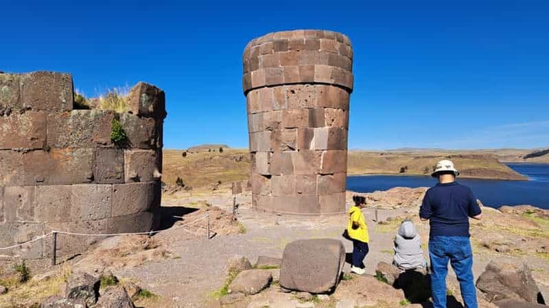 Puno : excursion d'une demi-journée aux Chullpas de Sillustani + réalité virtuelle