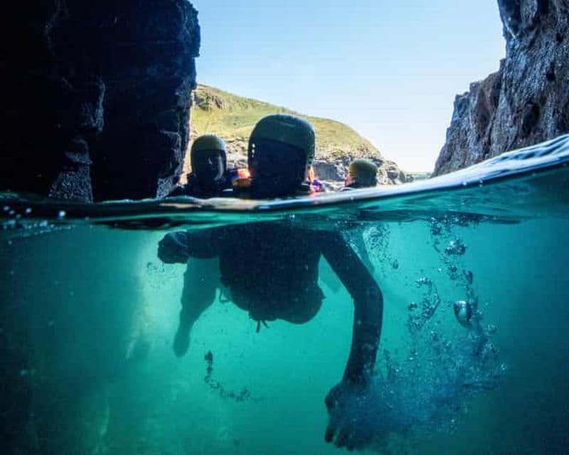 Billet Cornouailles : aventure de coasteering et de saut de falaise
