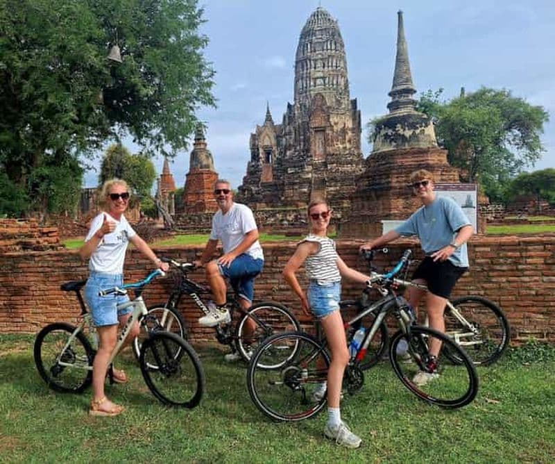 Ayutthaya : visite guidée à vélo « Slow Life » avec un guide de la région.