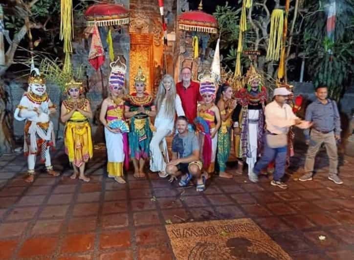 Bali : plage de Padang Padang, danse Kecak et dîner à Jimbaran