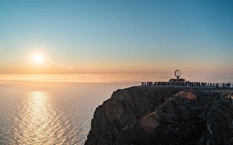 Cap Nord : circuit en petit groupe au départ de Honningsvåg. Villages, crabes royaux et Samis !