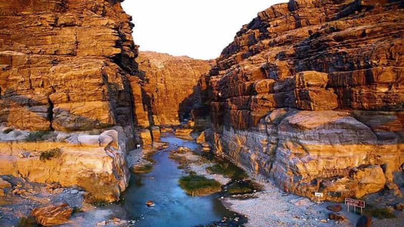 Depuis Amman : Randonnée pédestre privée sur le sentier du Siq de Wadi Mujib