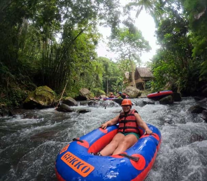 Bali : aventure en bouée pour les enfants à Tampak Siring Ubud