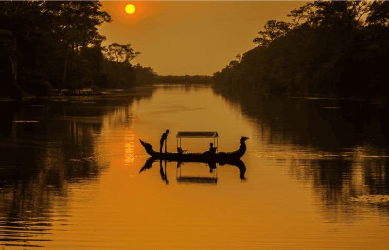 Billet Siem Reap : Angkor Sunset Bike & Boat Tour w/ Drinks & Snacks