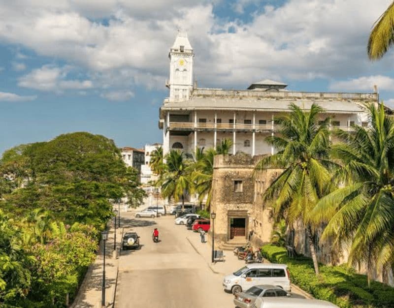 Zanzibar : aventure en tuktuk de jour avec un guide de la région