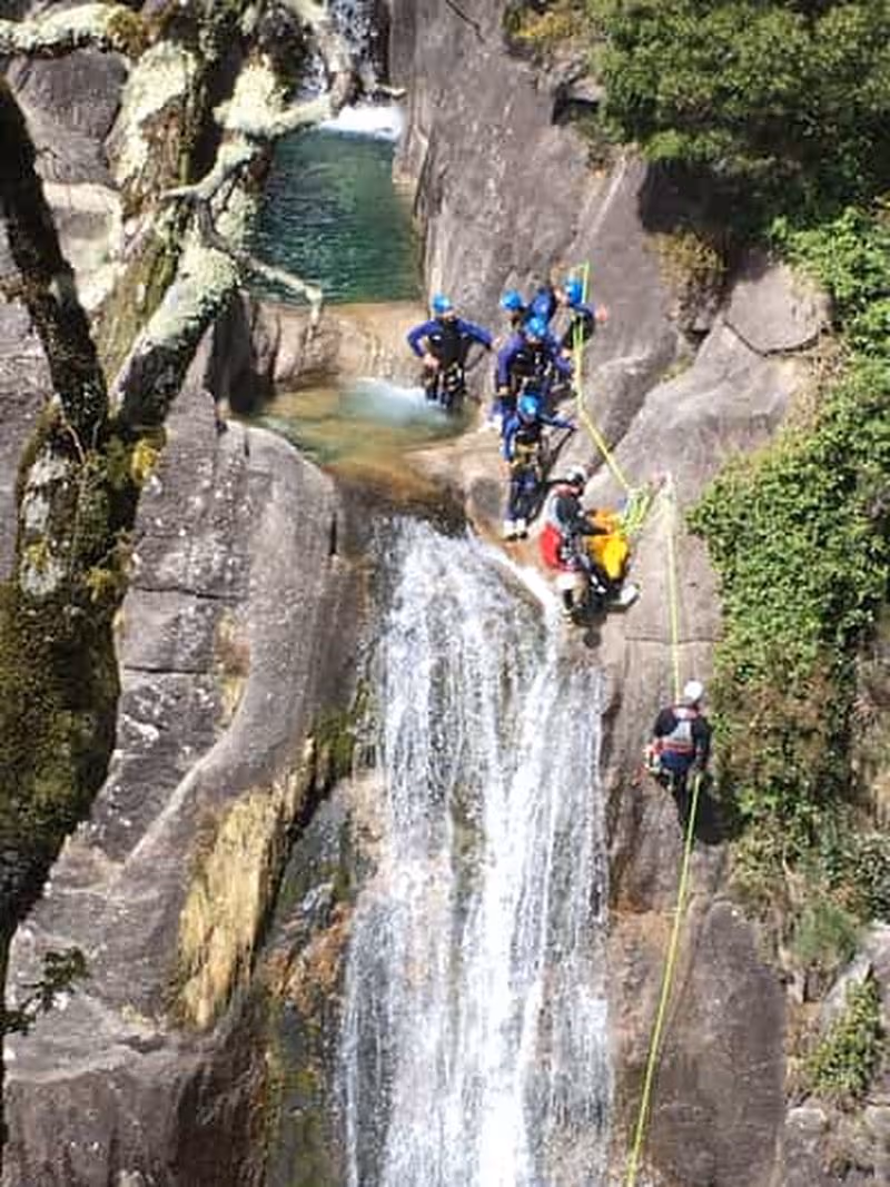 Parc national de Gerês Cascades et village de loups en 4x4