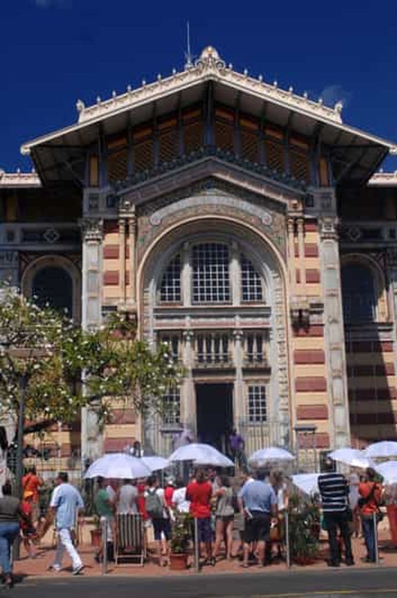 Les plus beaux monuments du centre ville de Fort de France en Vélotaxi