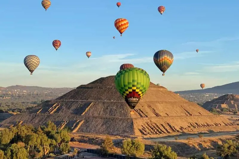 Depuis Mexico : Vol en montgolfière à Teotihuacan et petit-déjeuner