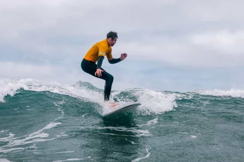 Première école de surf de Lanzarote - cours de 2 heures ou de 4 heures