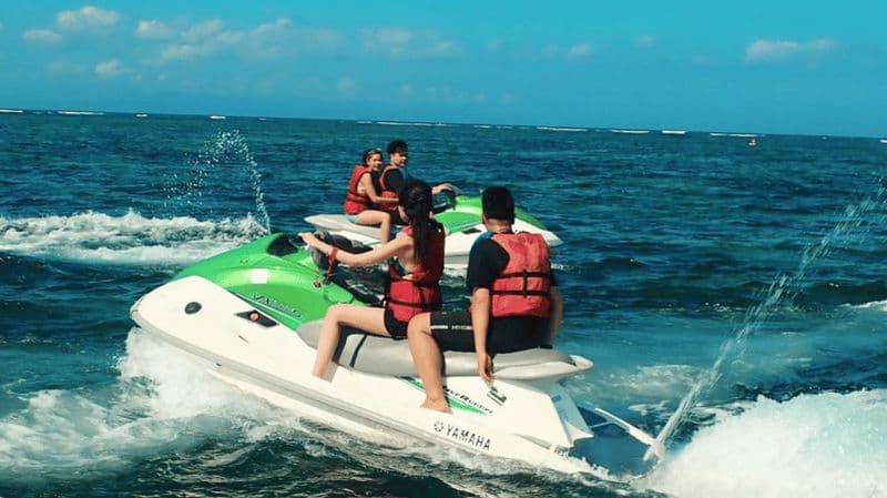 Bali : Balade en jet ski sur la plage de Nusa Dua