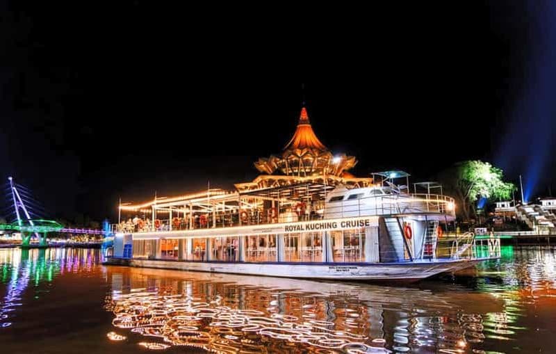 Kuching : croisière nocturne, spectacle de danse, boisson et dîner en option