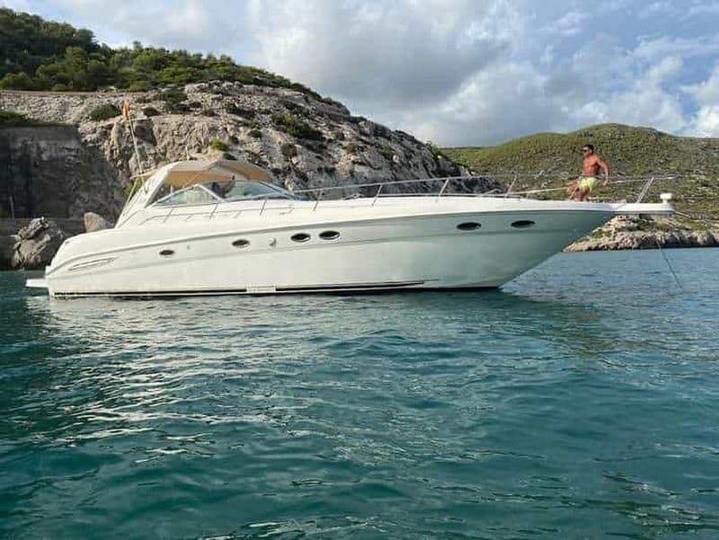 Grande Canarie : excursion en yacht partagé avec boissons, déjeuner et plongée avec tuba