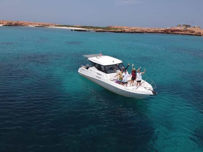Billet Les îles Daymaniyat : Visite et plongée en apnée dans les îles Daymaniyat...