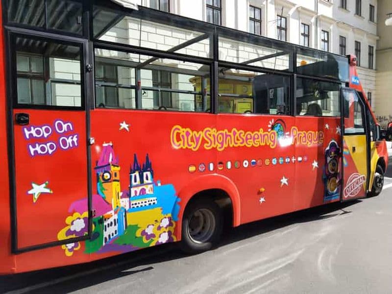 Prague : visite en bus à arrêts multiples à arrêts multiples et option croisière multiple