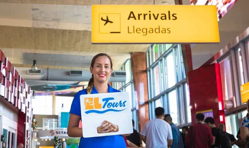 Aéroport Reina Beatrix : Transfert aller-retour partagé