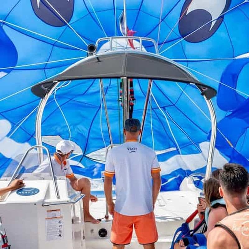 Cannes : Parachute ascensionnel pour les couples, les familles et les amis