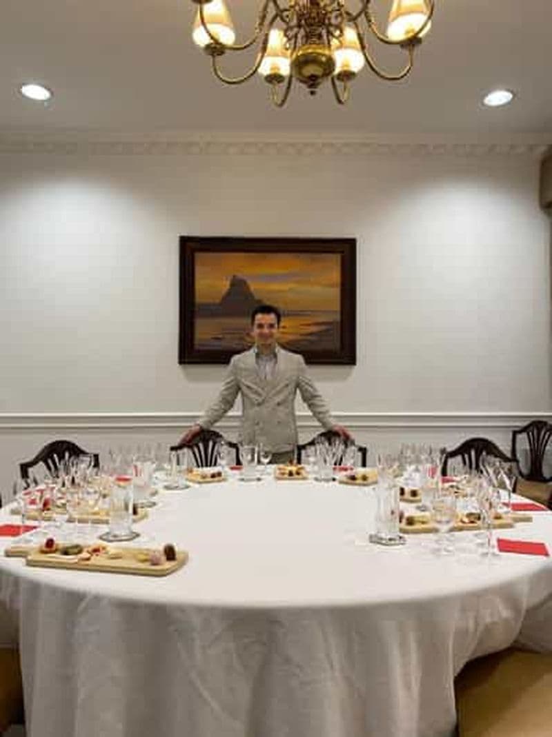 LONDRES (DÉGUSTATION DE CHAMPAGNE ET DE VIN 1ER CRU + FROMAGE ET TRUFFES)