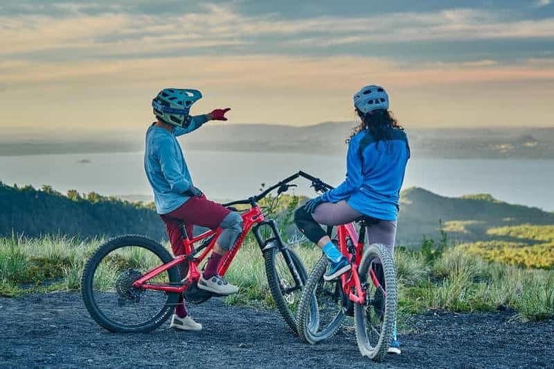 Pucon : Découvrez les routes des volcans actifs avec un tour de VTT en ebike