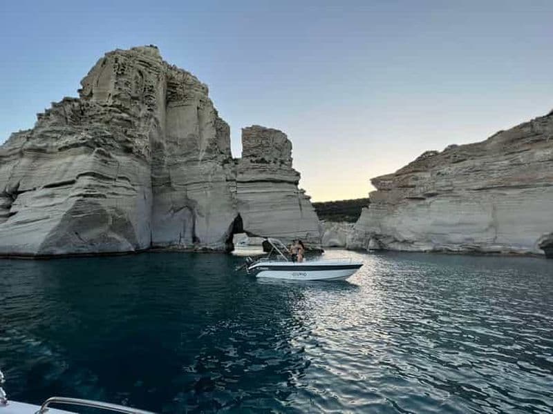 Billet Milos : tour en bateau sans permis vers Kleftiko