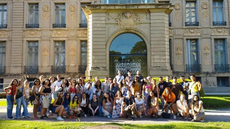 Visite à pied / Visite guidée de 5 musées dans le quartier de Nueva Cordoba