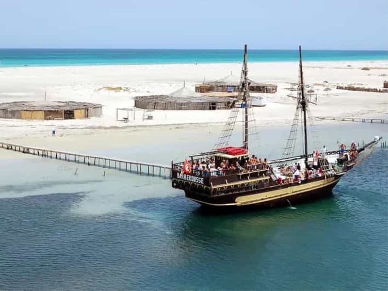 Djerba : Balade en Mer à Djerba avec le Bateau Pirate Barberousse ⭐⭐⭐⭐⭐
