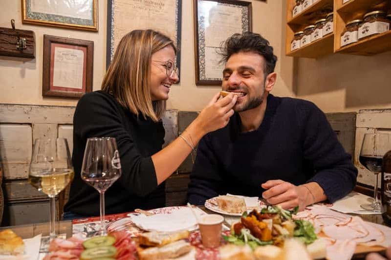 Turin : Aperitivo et visite culinaire avec un local